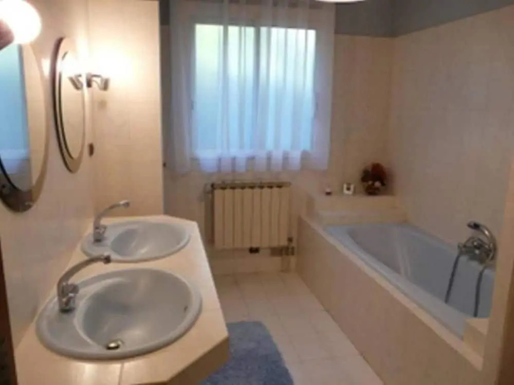 Villa With 3 Bedrooms in Saint-clément-de-rivière, With Wonderful Moun