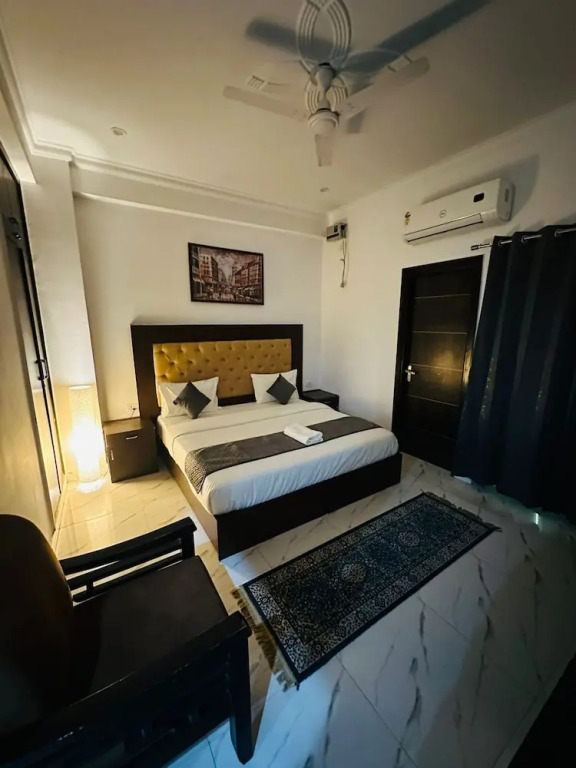 V Rooms