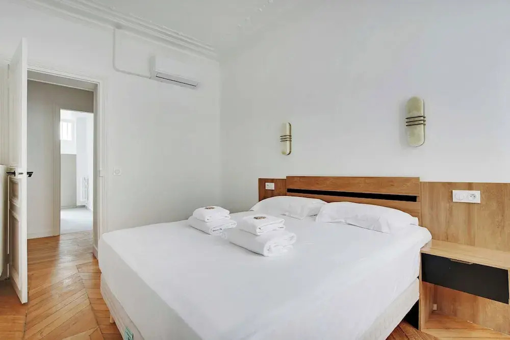 Elegant in Neuilly-sur-seine: A Charming Retreat