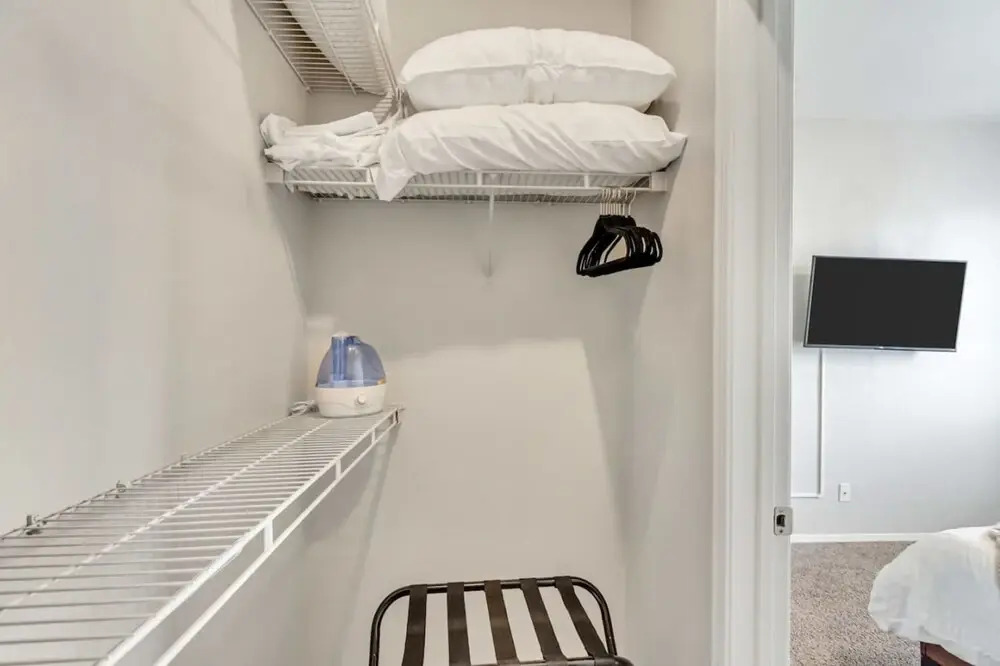 Quiet Apt - Close to Davis Conference - King Bed