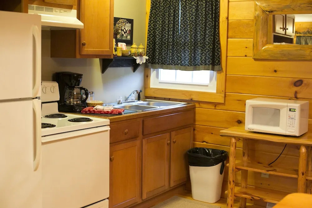 Blessing Lodge by Amish Country Lodging