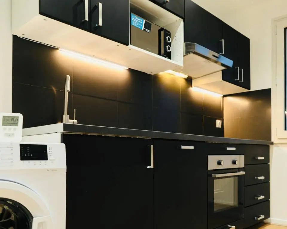Bella Luna III - Elégant appartement centre ville - Parking gratuit - Wifi ultra rapide-Appareil Massage-Netflix-Jeu société