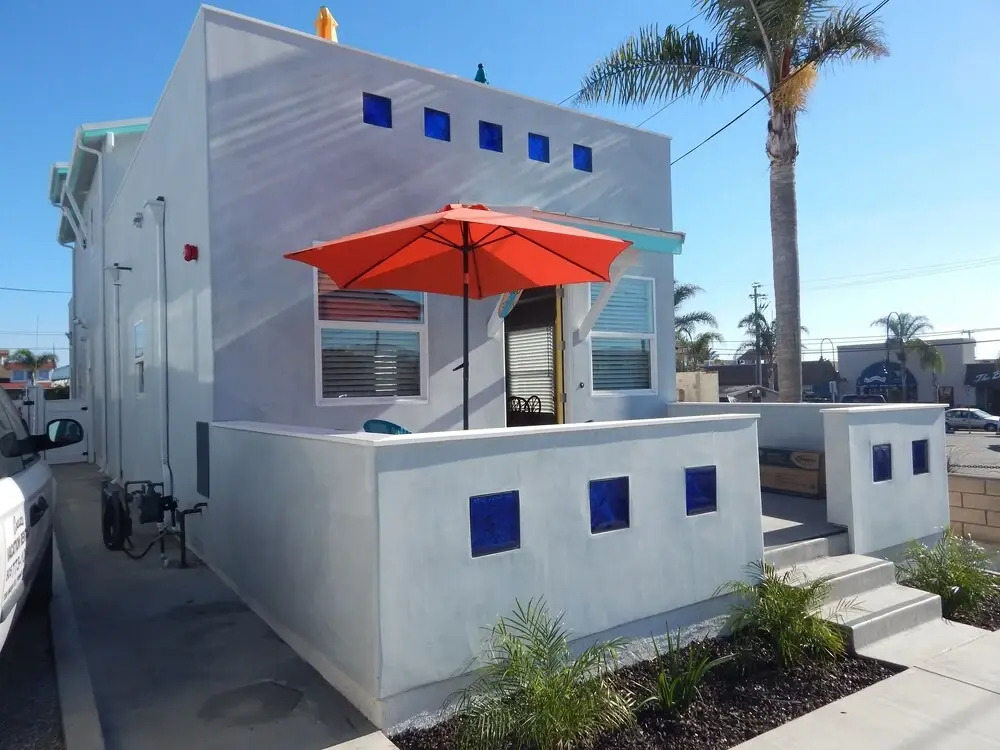 320 Main Street 2 Bedroom Home by Redawning