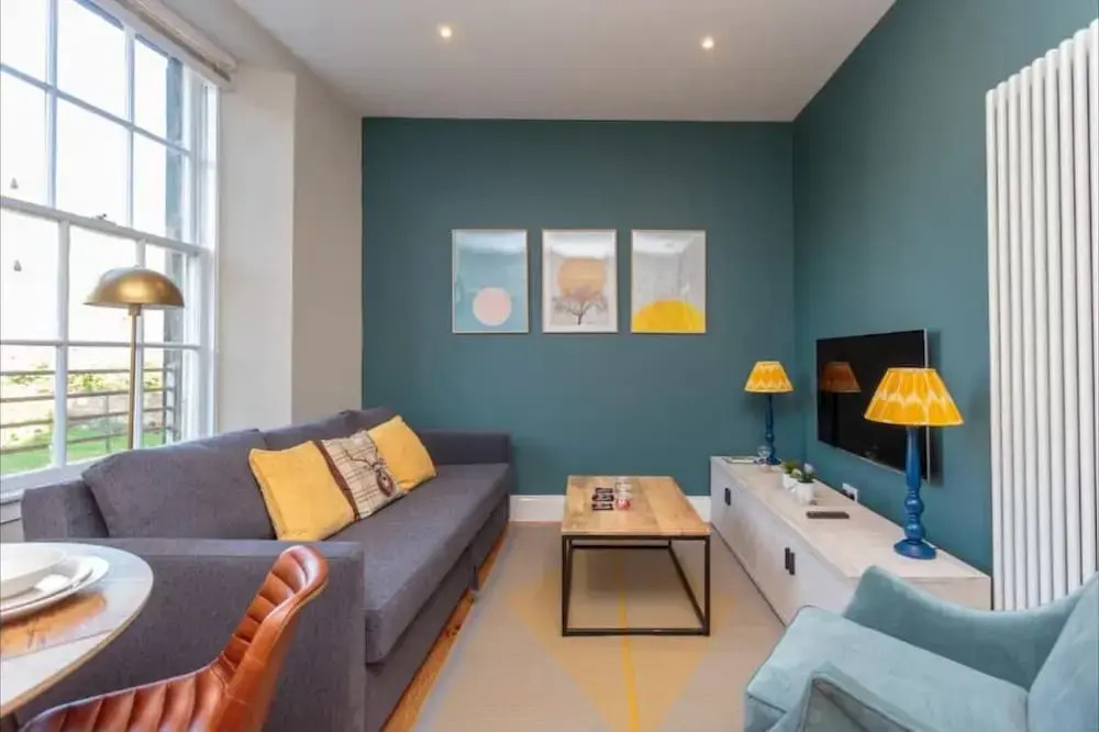 2bed 2bath Apartment Beneath Edinburgh Castle