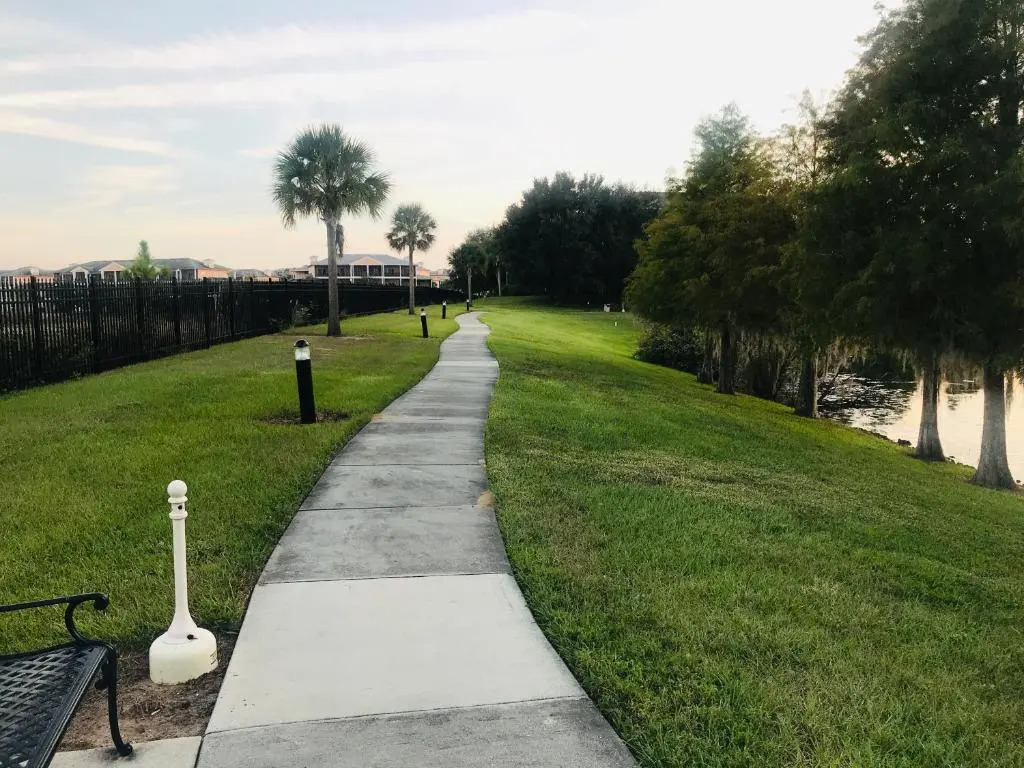 Beautiful 3 Bedroom Apartment minutes from Disney!