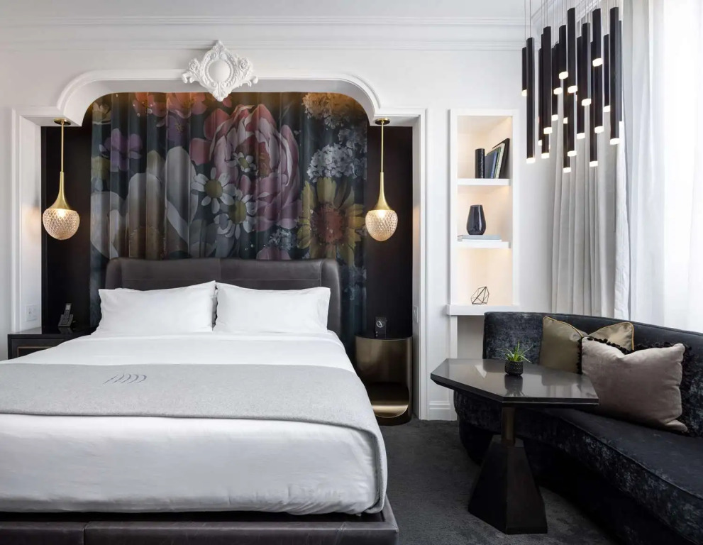 Daxton Hotel Birmingham, Curio Collection by Hilton