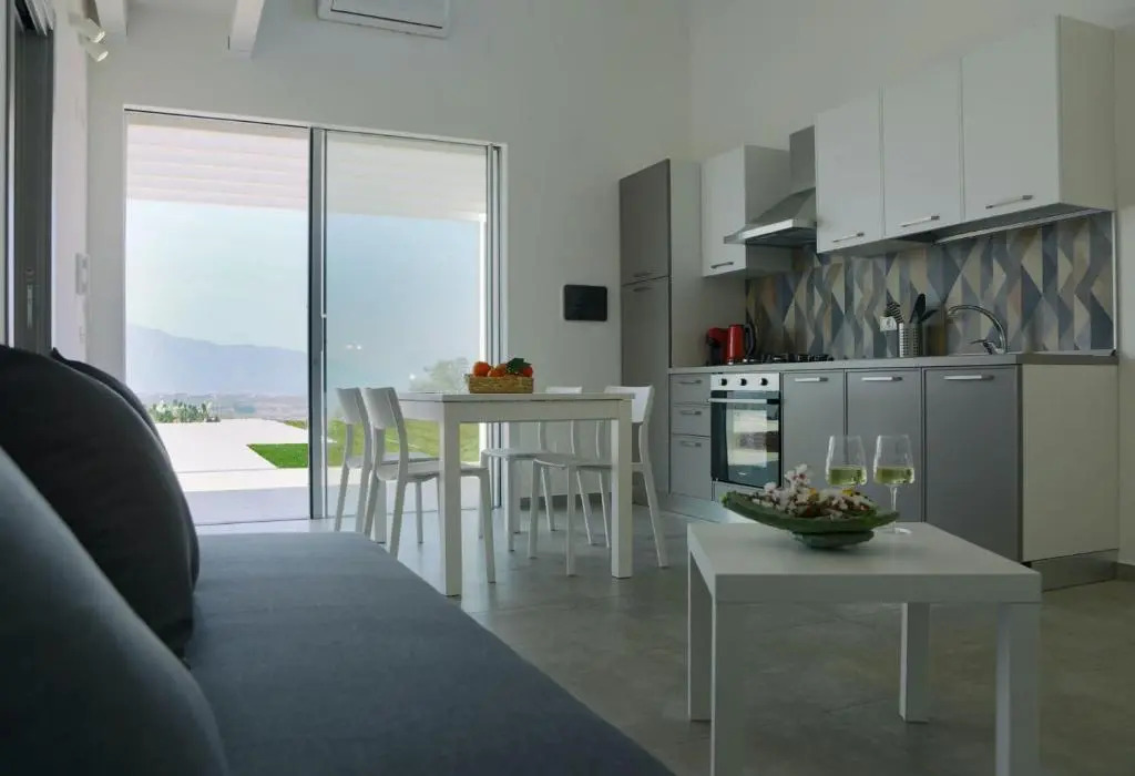 3 bedrooms villa with sea view private pool and enclosed garden at Partinico 1 km away from the beach