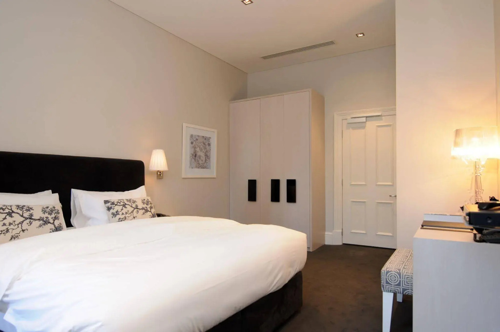 The Stirling Hotel