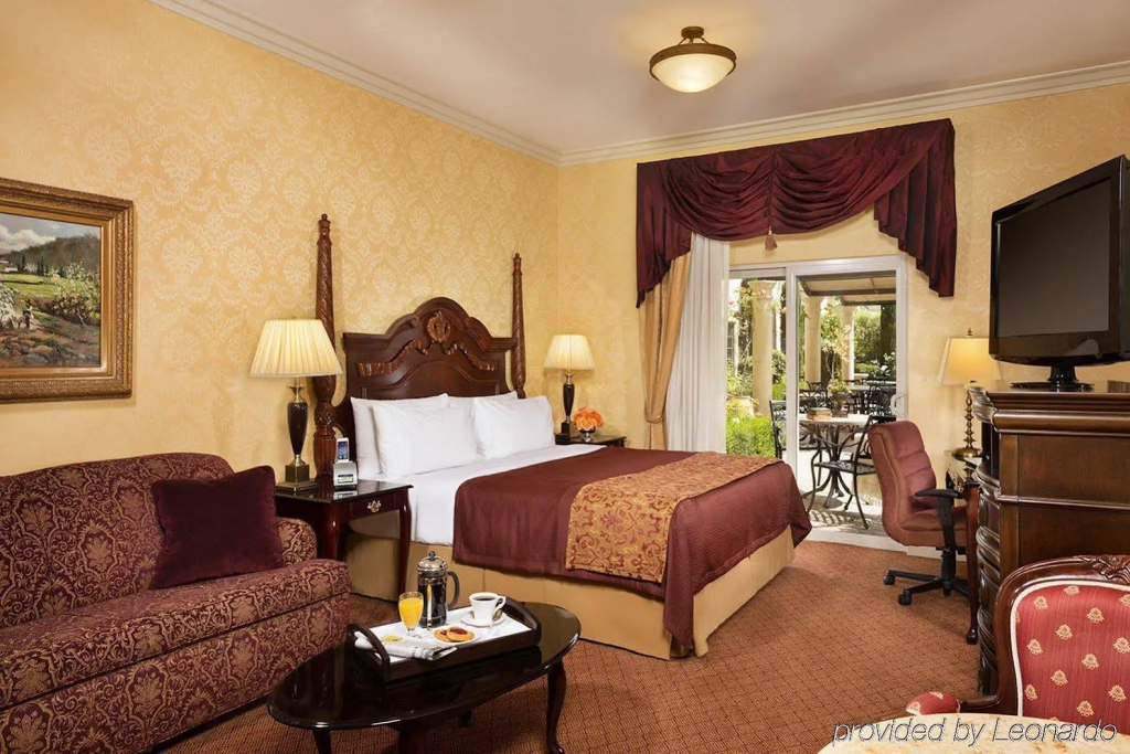 Ayres Hotel Seal Beach - Cypress