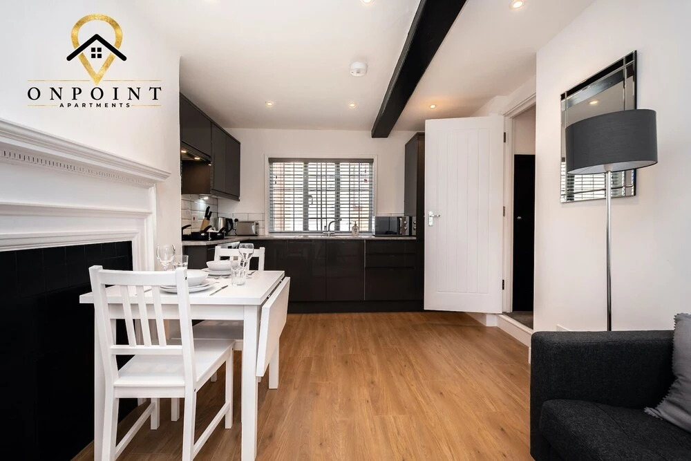 FRESH 2 Bedroom Apt With Parking