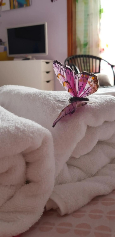 THE DRAGONFLY Exclusive Romantic Loft 100m Beach & Sea View - Welcoming Cava included - Mini Bar - Smart TV - Coffee & Tea