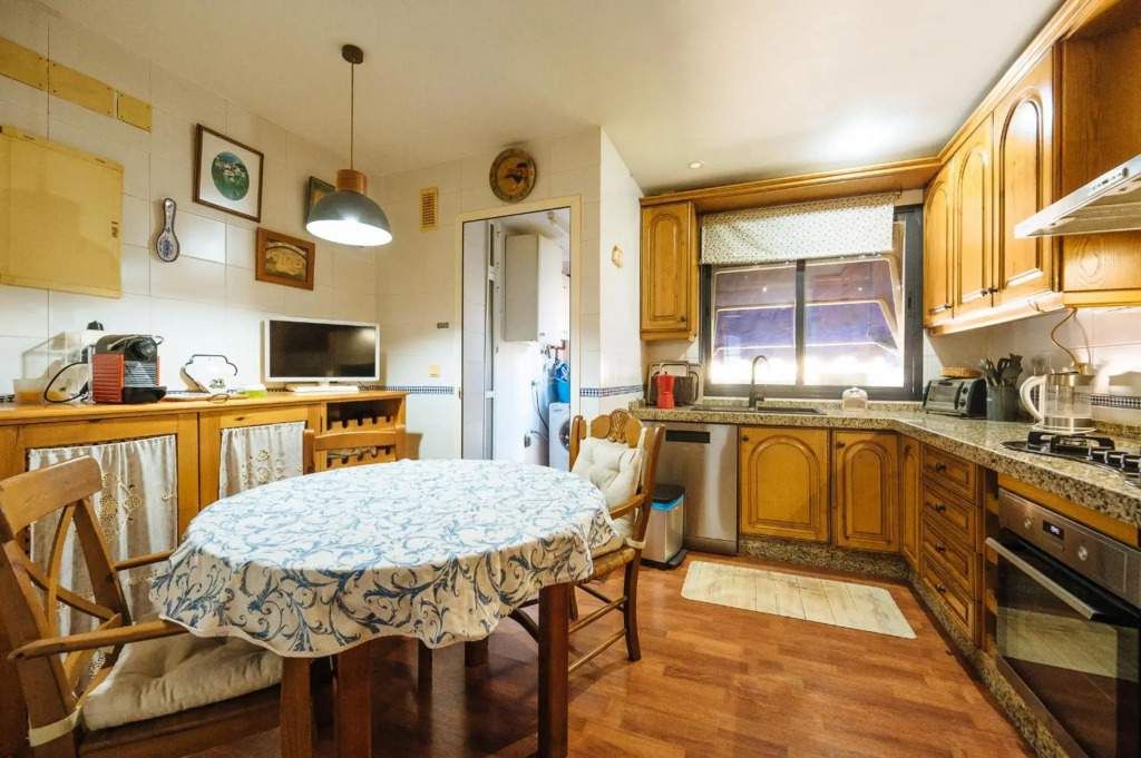 acogedor piso con parking santa justa