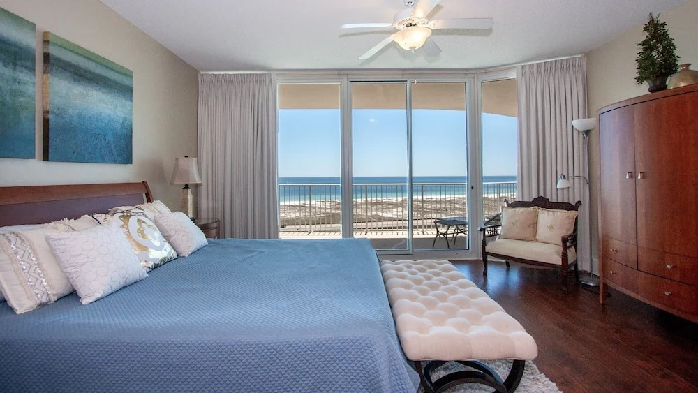 Crb1215 4 Bedroom Condo