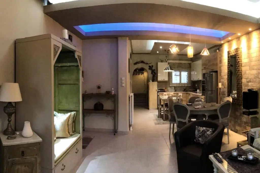 Corner House Volos