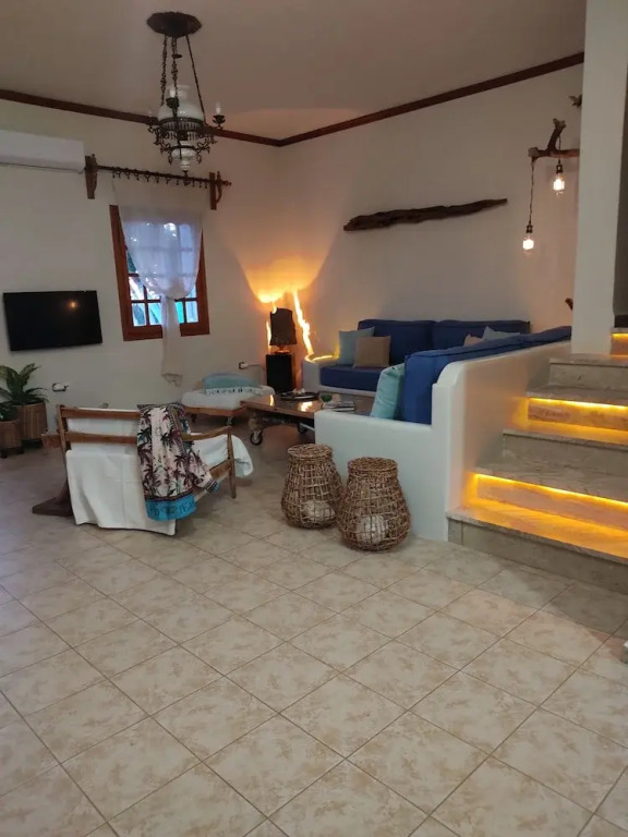 Zephyrus Sunset House
