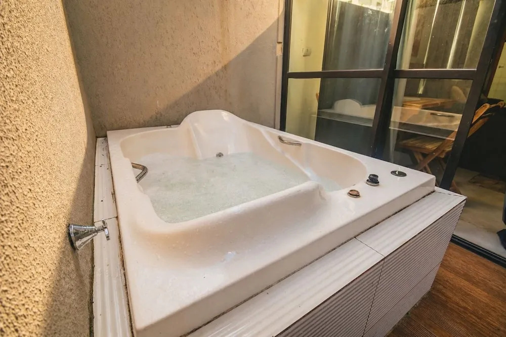 Studio c Hidro Privativa e Piscina a 500m da Praia
