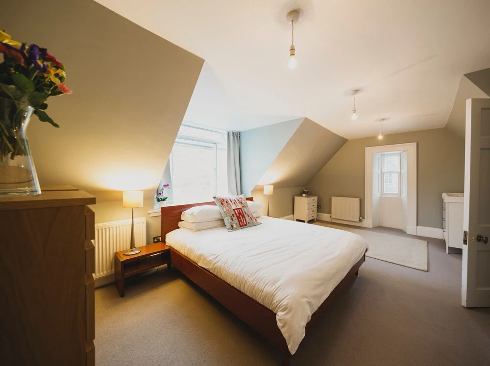 Beautiful 3 Bedroom Georgian Townhouse With Parking