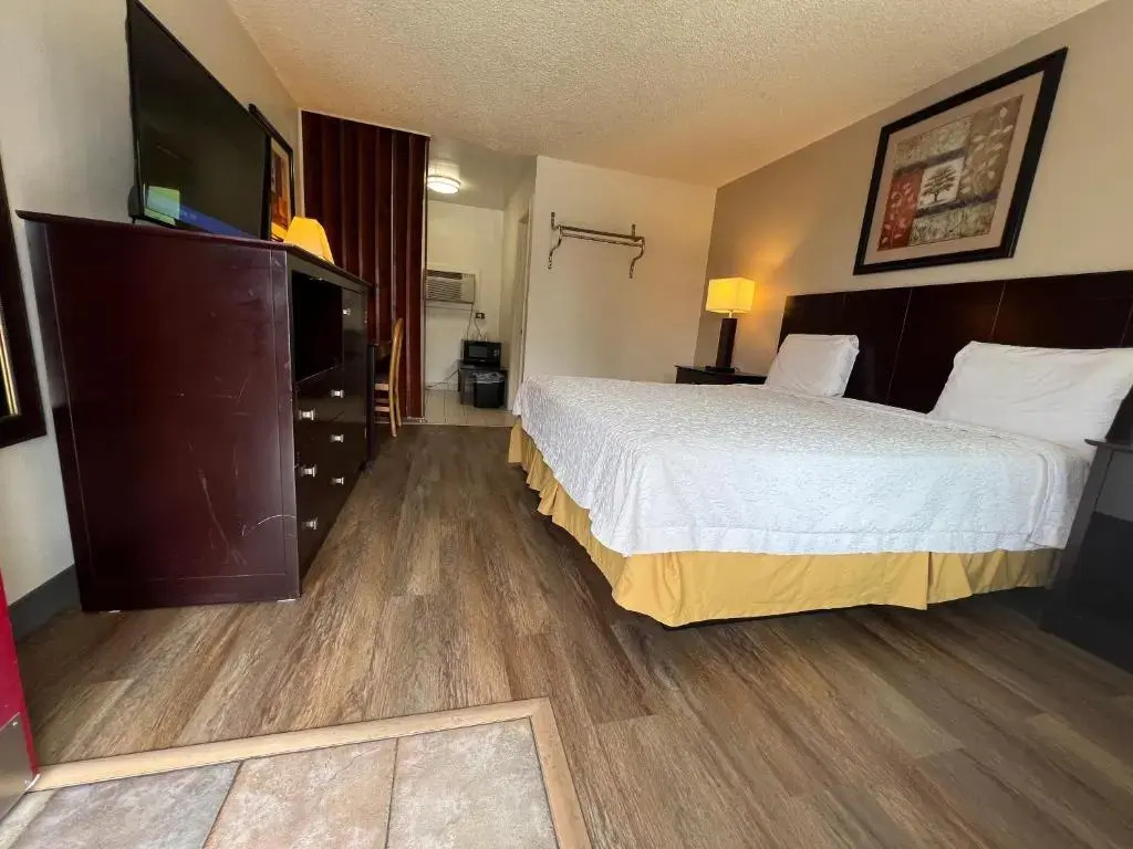 Riverside Motel