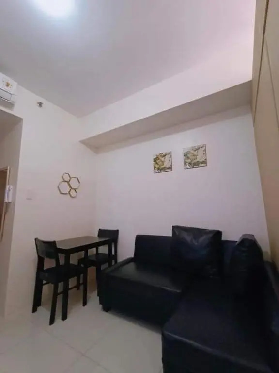 Wind Residence T4- K Near TAAL Skyranch tourist spot