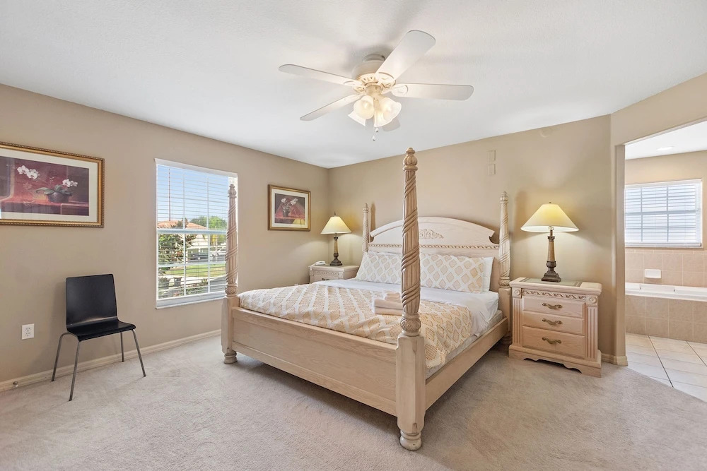 6 Bedroom Premium Home With Pool, Spa and Games Room #800