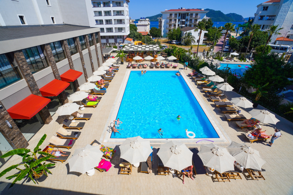 Ada Julian Marmaris