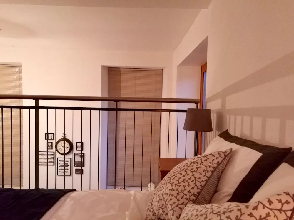 1 Bedroom Mezzanine Flat