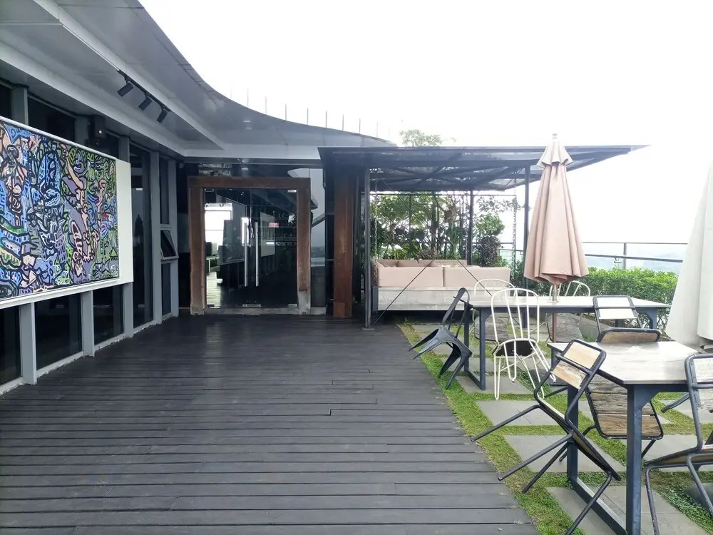 Best Homey and Modern Studio at Uttara The Icon Apartment By Travelio