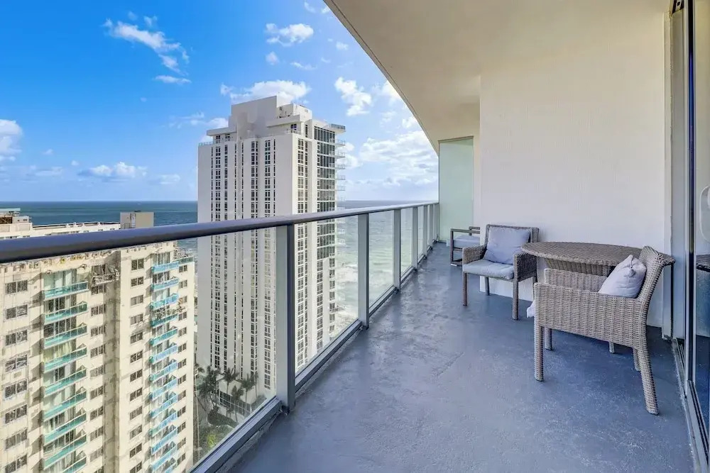 Luxe Condo w/ Hallandale Beach Oceanfront View!