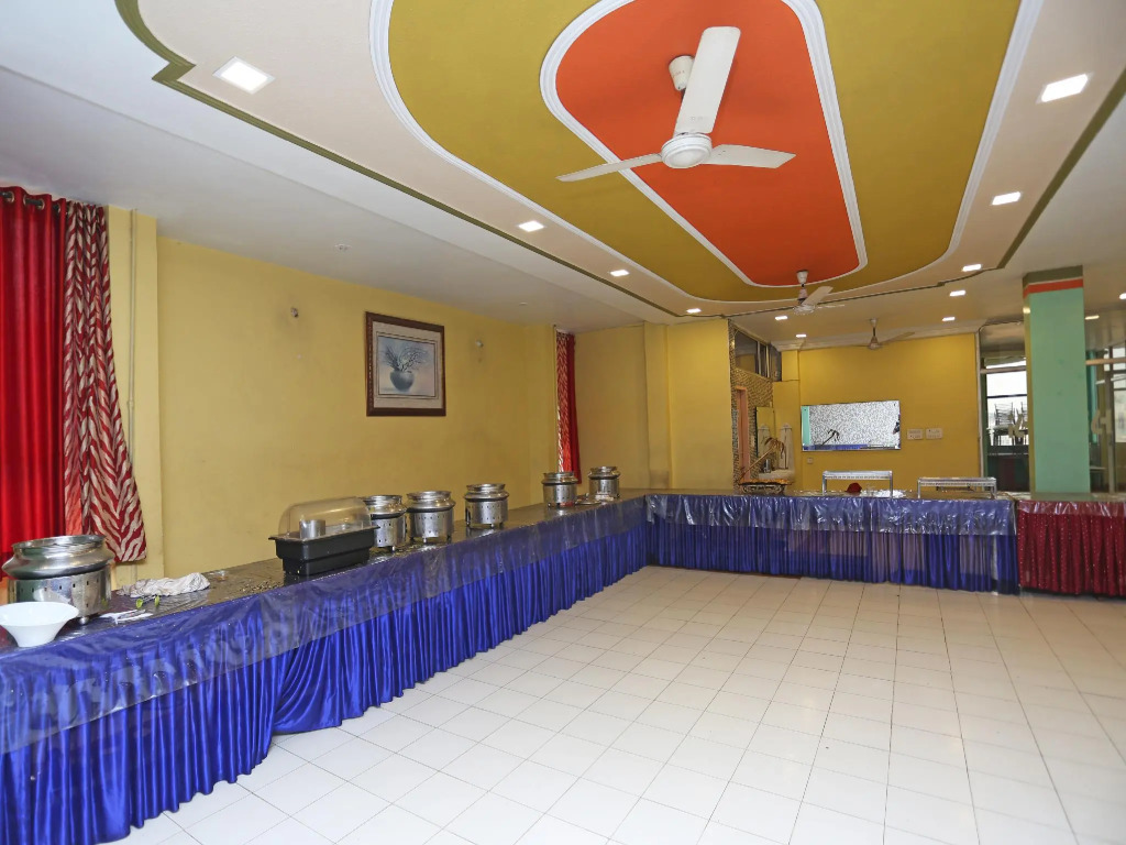OYO 24860 Hotel Shiva International