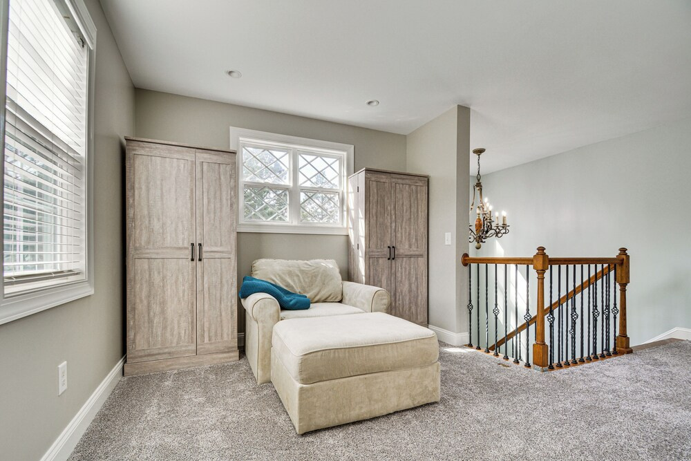 Spacious Home w/ Fireplace - Near Pinehurst Golf!