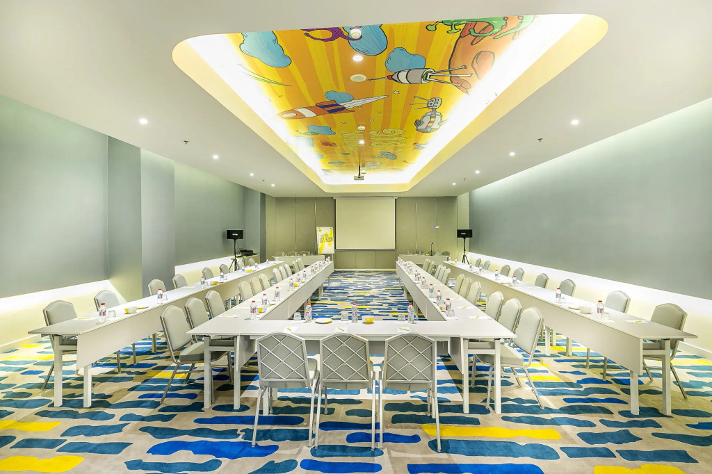 YELLO Hotel Harmoni