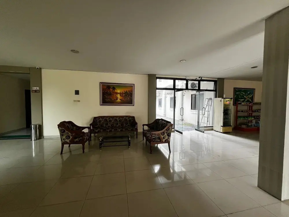 OYO 94442 Jebres Inn