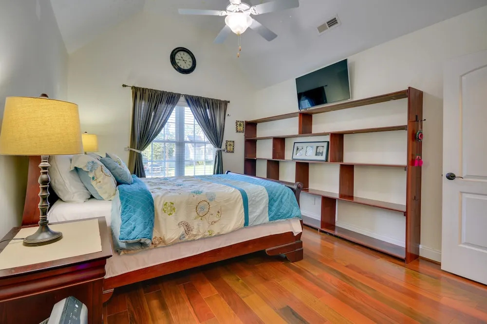 High Point Vacation Rental w/ Private Deck!