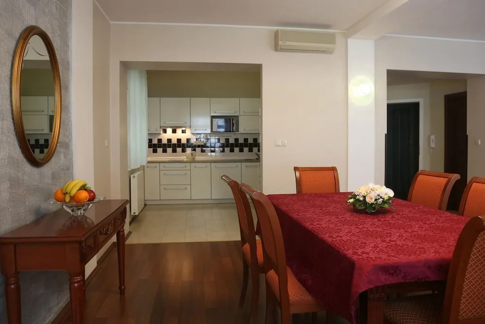 Riverside Apartments Thalia
