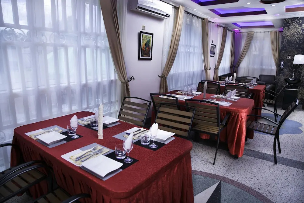 Red Sox Hotel Ltd