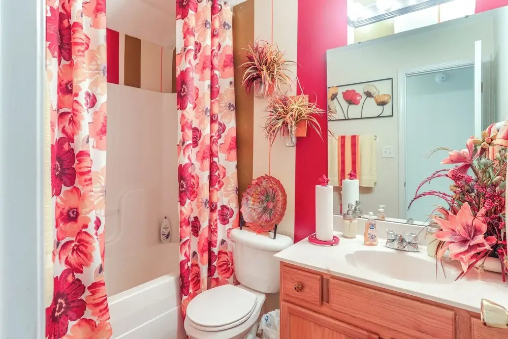 2 Mi to Shelby Farms: Charming Family Home w/ Yard