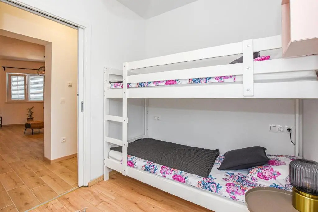 Apartments with parking space Mandre, Pag - 18839