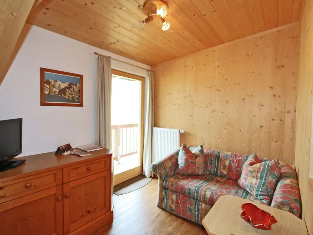 Well Maintained Apartment in a Quiet Location on the Outskirts of Matrei