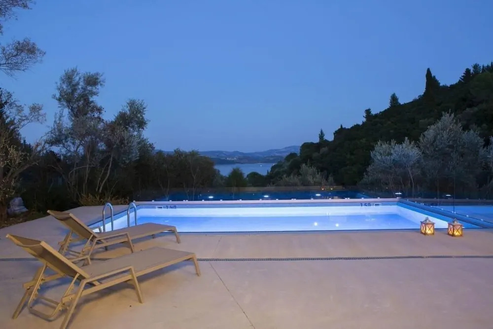 Villas Harriet - With Sea View and near the sea