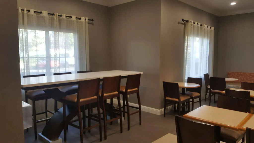 Best Western Plus Delta Inn & Suites