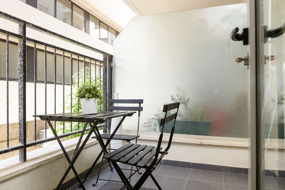 Ben Yehuda - Bograshov 1 BR with Terrace