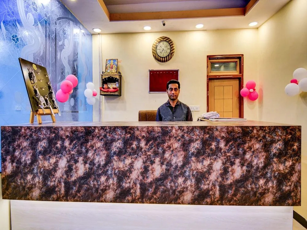 OYO 22110 Hotel Karni Palace