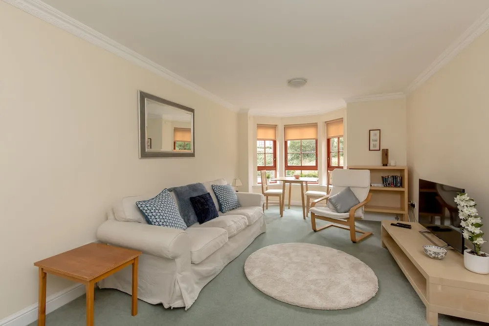 418 - Orchard Brae Avenue Apartment 3