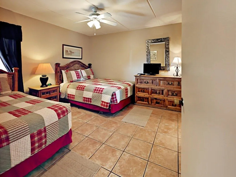 4400 Gulf Blvd Condo Unit 402