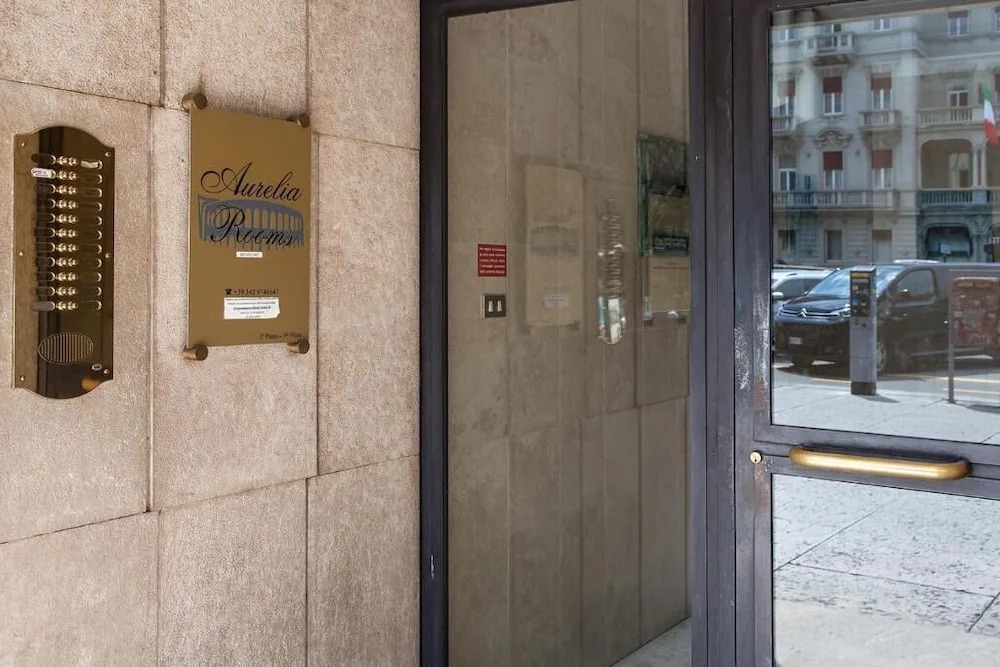 Aurelia Rooms