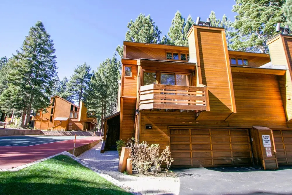 Tennis Village 14 Pet-Friendly, Spacious, Comfortable, Great Complex Amenities by RedAwning
