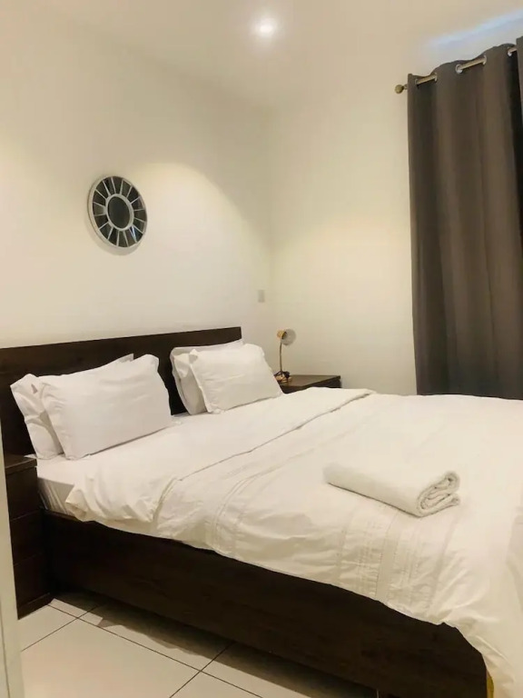 AmberCity Apartment at Embassy