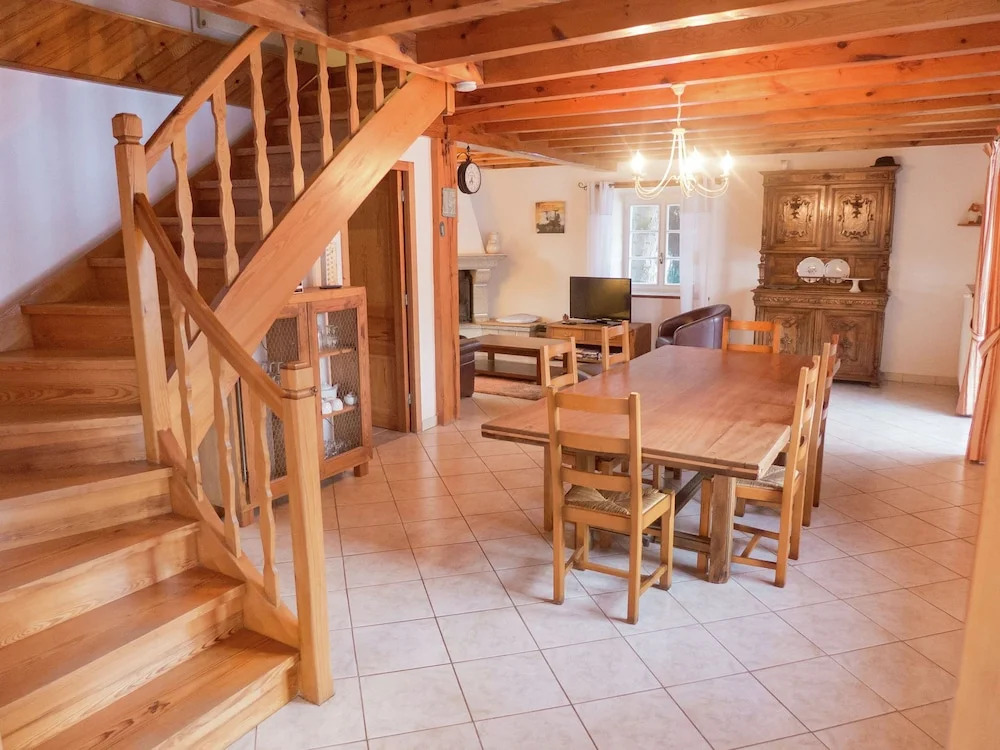 Beautiful Holiday Home in Saugues near Forest