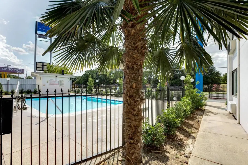 Motel 6-Dallas, TX - South