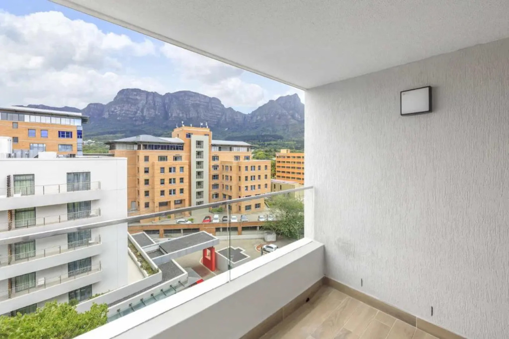 Newlands Peak Apartments